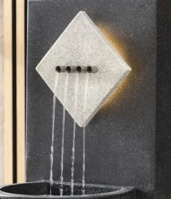 Dehner Polyethylen-Gartenbrunnen Triton, solarfähig, ca. H96,5 cm