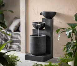 Dehner Polyresin-Gartenbrunnen Samson, solarfähig, ca. H100 cm
