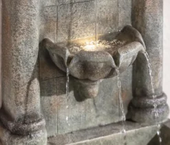 Dehner Polyresin-Wandbrunnen Faro, solarfähig, ca. H103,5 cm
