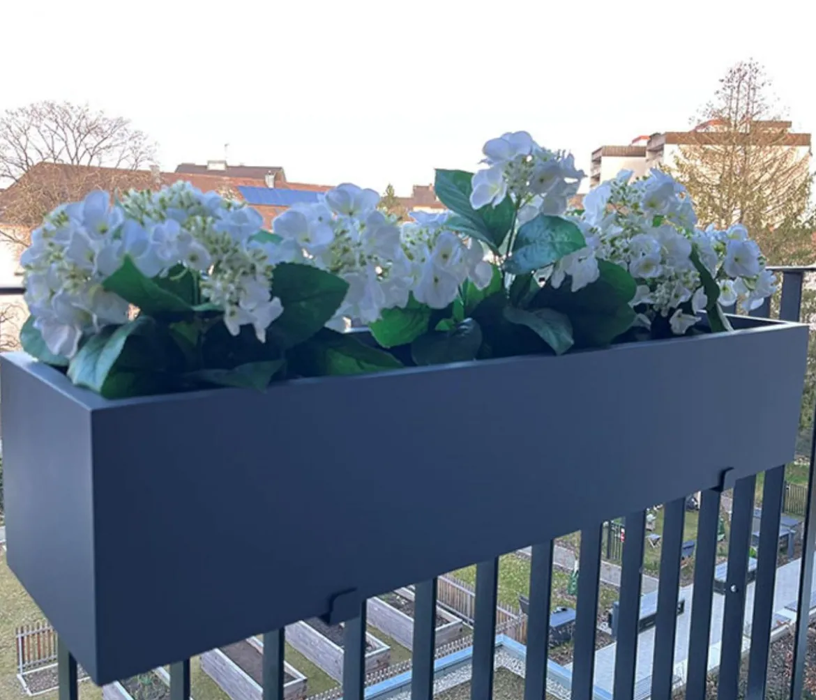 Eastwest Fiberglas-Balkonkasten Linea inkl. Halterung