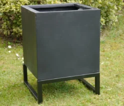 Eastwest Metall-Untergestell für Pflanzkübel, quadratisch, schwarz, ca. B50/H15/T50 cm