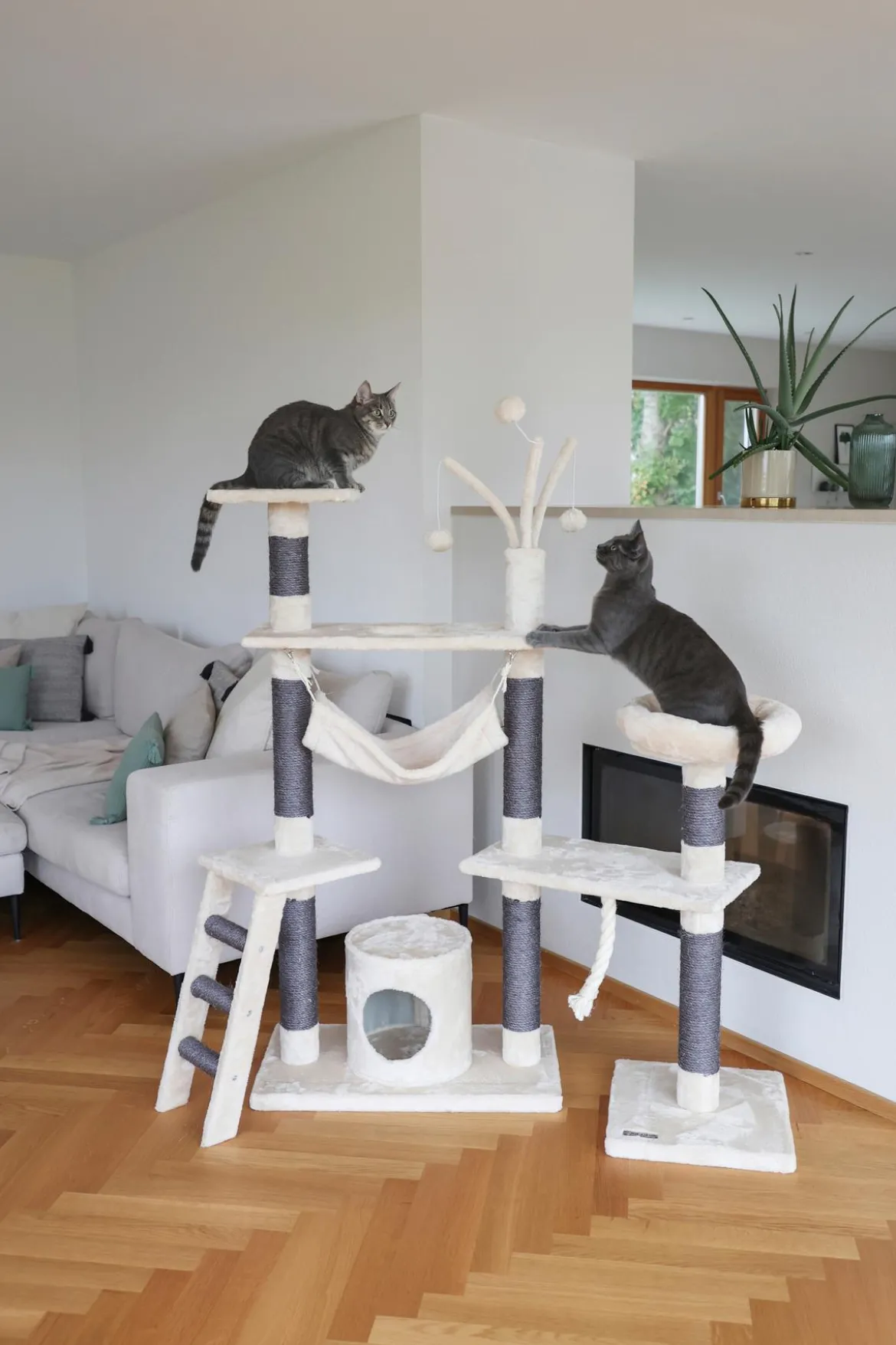 KERBL Kratzbaum Creativ Adventure, beige, ca. B140/H150/T50 cm