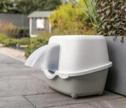 Trixie Outdoor Katzentoilette Davio Top mit Haube, ca. B56/H39/T39 cm